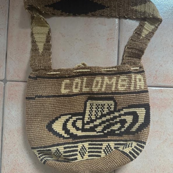 HandMade Bag from Colombia - Picture 2 of 3